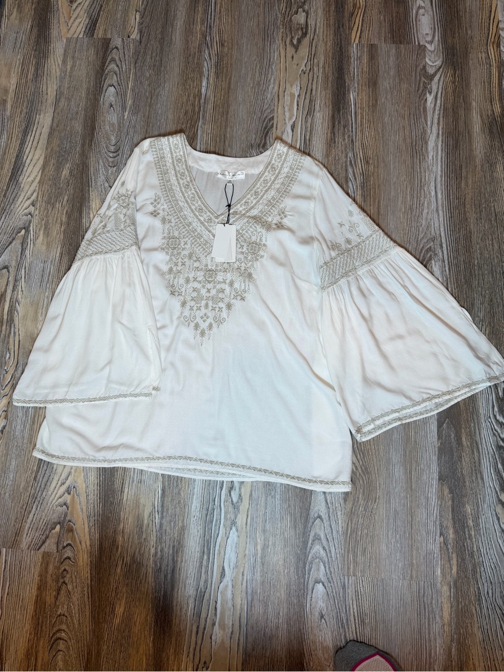 Chelsea & Theodore White Blouse with Beige Embroidery - Picture 6 of 11